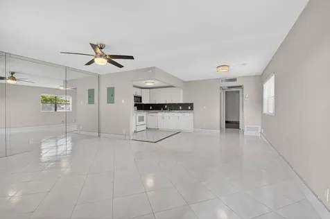 195 Brittany Delray Beach FL 33446