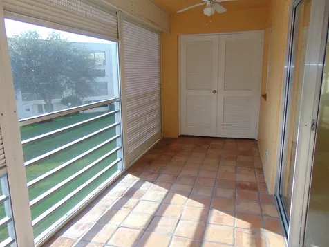 3186 Via Poinciana Lake Worth FL 33467