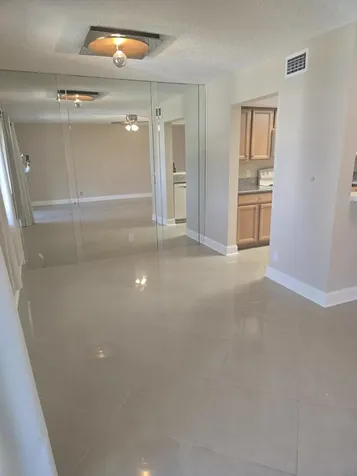 3186 Via Poinciana Lake Worth FL 33467