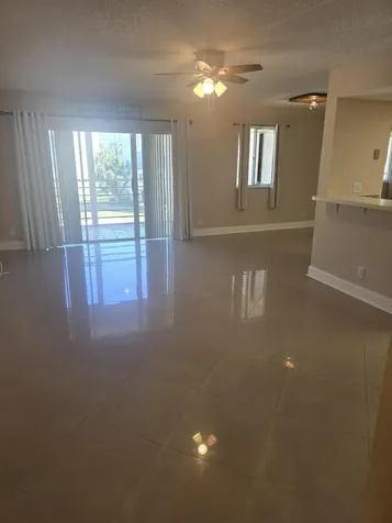 3186 Via Poinciana Lake Worth FL 33467