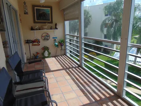 3186 Via Poinciana Lake Worth FL 33467