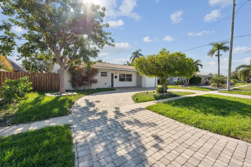 428 SE 2nd Street Deerfield Beach FL 33441