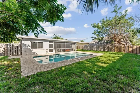 428 SE 2nd Street Deerfield Beach FL 33441