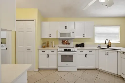 6737 Campanilla Fort Pierce FL 34951