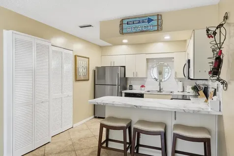 205 Se Village 205 Drive Port Saint Lucie FL 34952