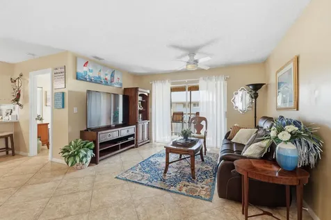 205 Se Village 205 Drive Port Saint Lucie FL 34952