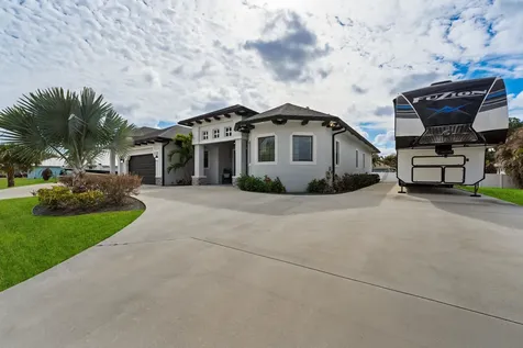 2056 Sw Aaron Lane Port Saint Lucie FL 34953