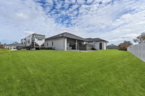 2056 Sw Aaron Lane Port Saint Lucie FL 34953