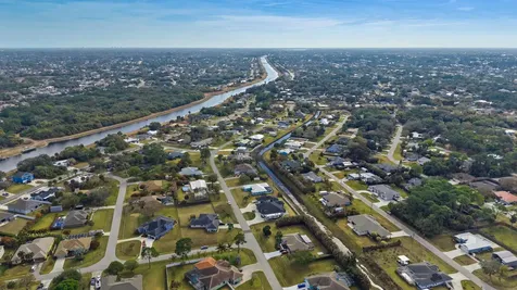 2056 Sw Aaron Lane Port Saint Lucie FL 34953
