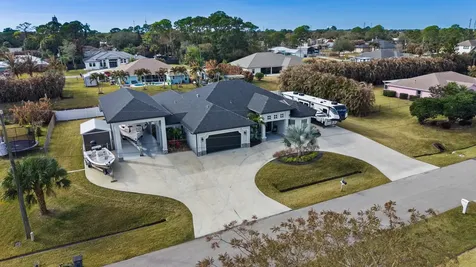 2056 Sw Aaron Lane Port Saint Lucie FL 34953