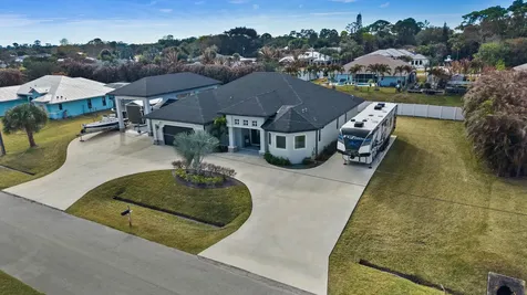 2056 Sw Aaron Lane Port Saint Lucie FL 34953