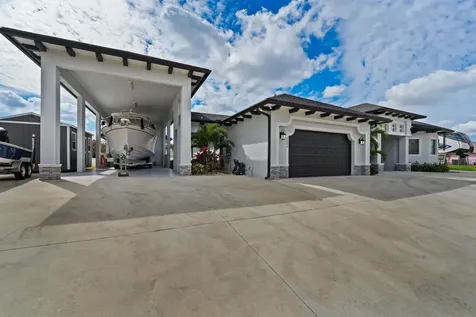 2056 Sw Aaron Lane Port Saint Lucie FL 34953
