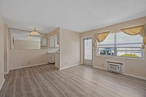 201 S J Street Lake Worth Beach FL 33460
