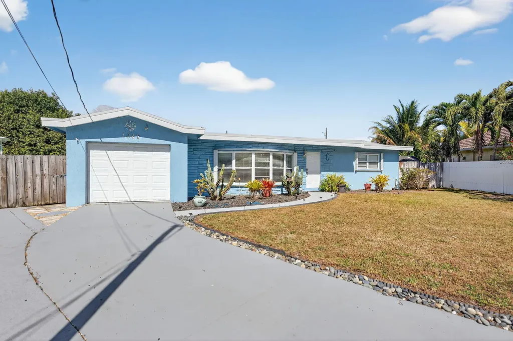1223 Isle Court Boynton Beach FL 33426