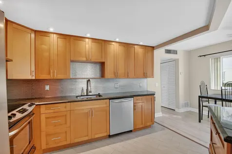 98 Saxony C Delray Beach FL 33446