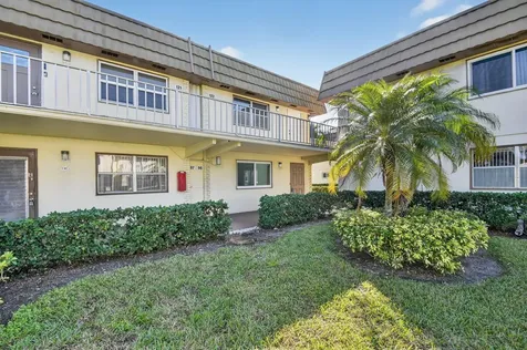 98 Saxony C Delray Beach FL 33446