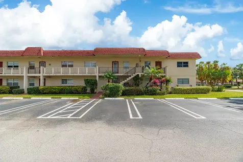 5 Abbey Lane Delray Beach FL 33446