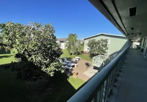 66 Easthampton C West Palm Beach FL 33417