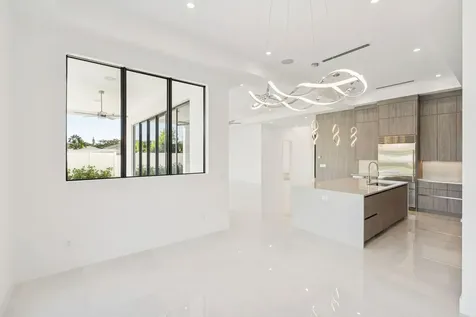 261 Nw 8th Street Boca Raton FL 33432