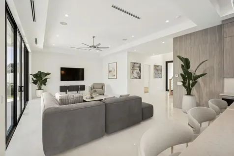 261 Nw 8th Street Boca Raton FL 33432