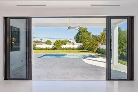 261 Nw 8th Street Boca Raton FL 33432