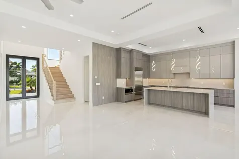 261 Nw 8th Street Boca Raton FL 33432