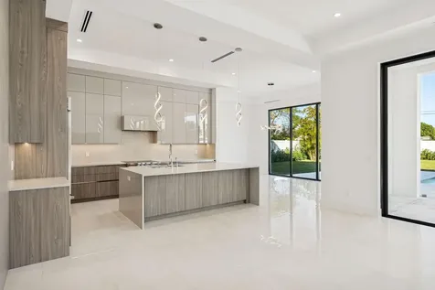 261 Nw 8th Street Boca Raton FL 33432