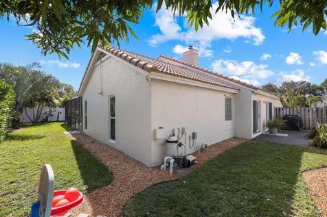 29 Dogwood Circle Boynton Beach FL 33436