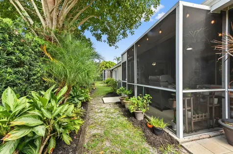 8404 Long Bay West Palm Beach FL 33411