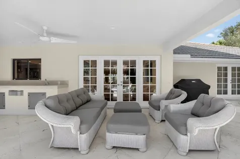 19682 Oakbrook Court Boca Raton FL 33434