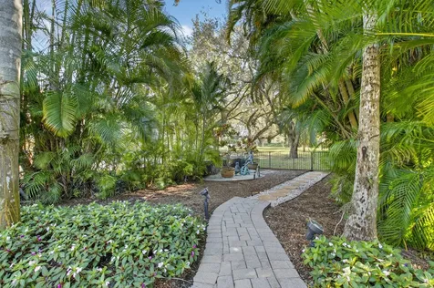 19682 Oakbrook Court Boca Raton FL 33434