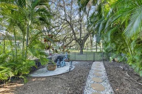 19682 Oakbrook Court Boca Raton FL 33434