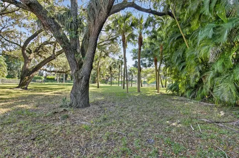 19682 Oakbrook Court Boca Raton FL 33434