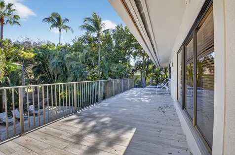 19682 Oakbrook Court Boca Raton FL 33434