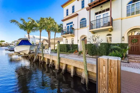 813 Estancia Way Boynton Beach FL 33435
