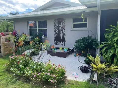 2033 Se Allamanda Drive Port Saint Lucie FL 34952