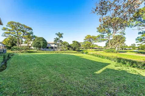 4 Sutherland Court Palm Beach Gardens FL 33418