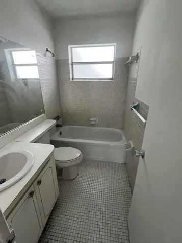 1380 Nw 43rd Terrace Lauderhill FL 33313