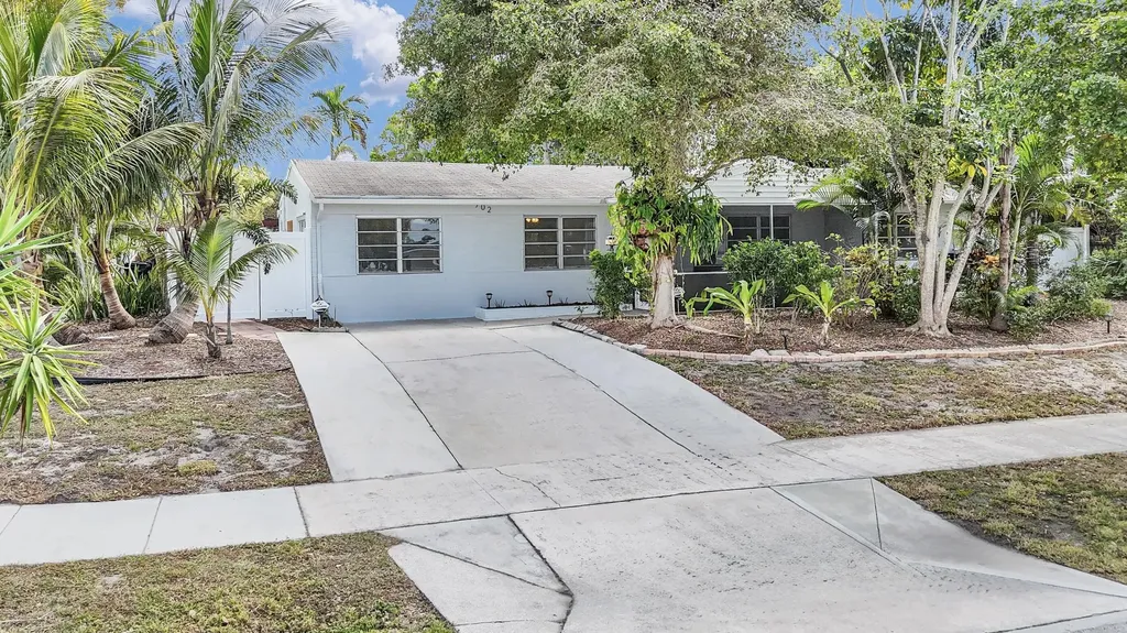 702 Sunset Drive Lake Worth Beach FL 33461