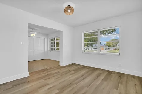 702 Sunset Drive Lake Worth Beach FL 33461