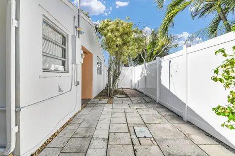 702 Sunset Drive Lake Worth Beach FL 33461