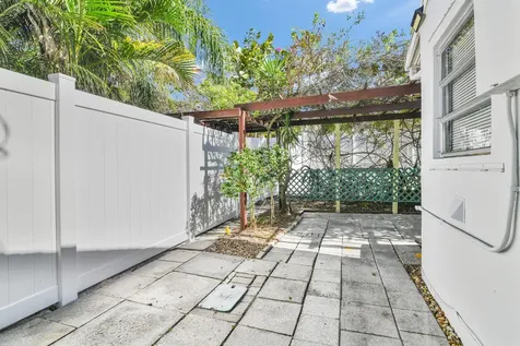 702 Sunset Drive Lake Worth Beach FL 33461