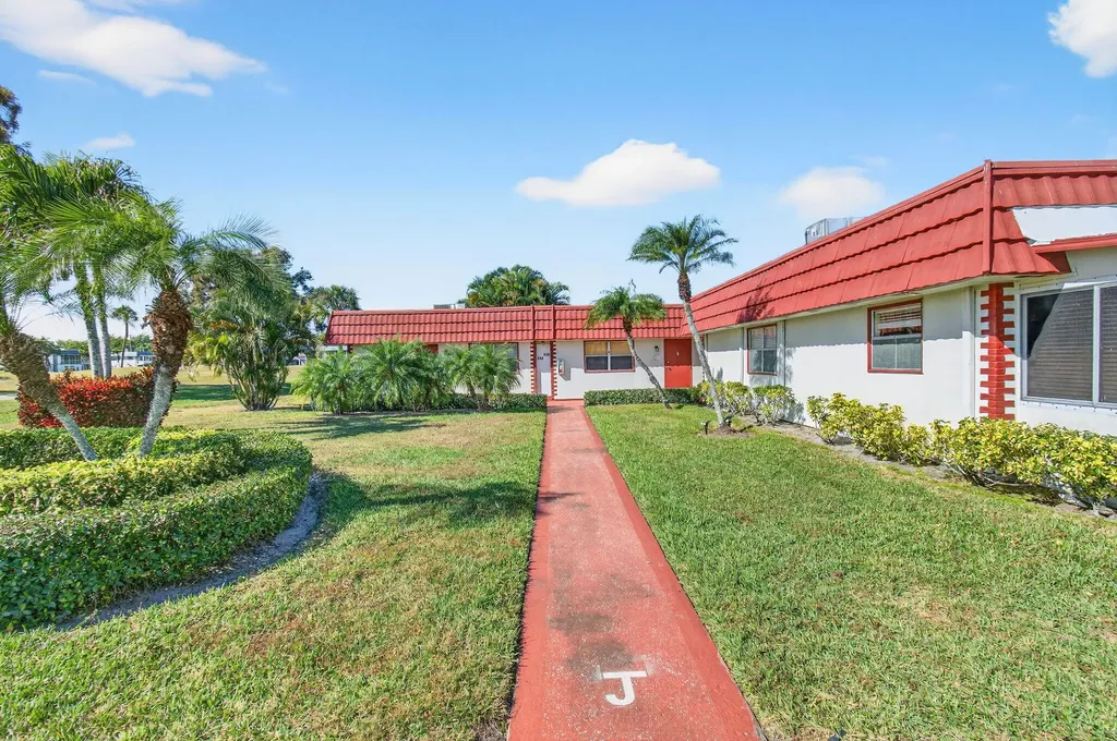 237 Waterford J Delray Beach FL 33446