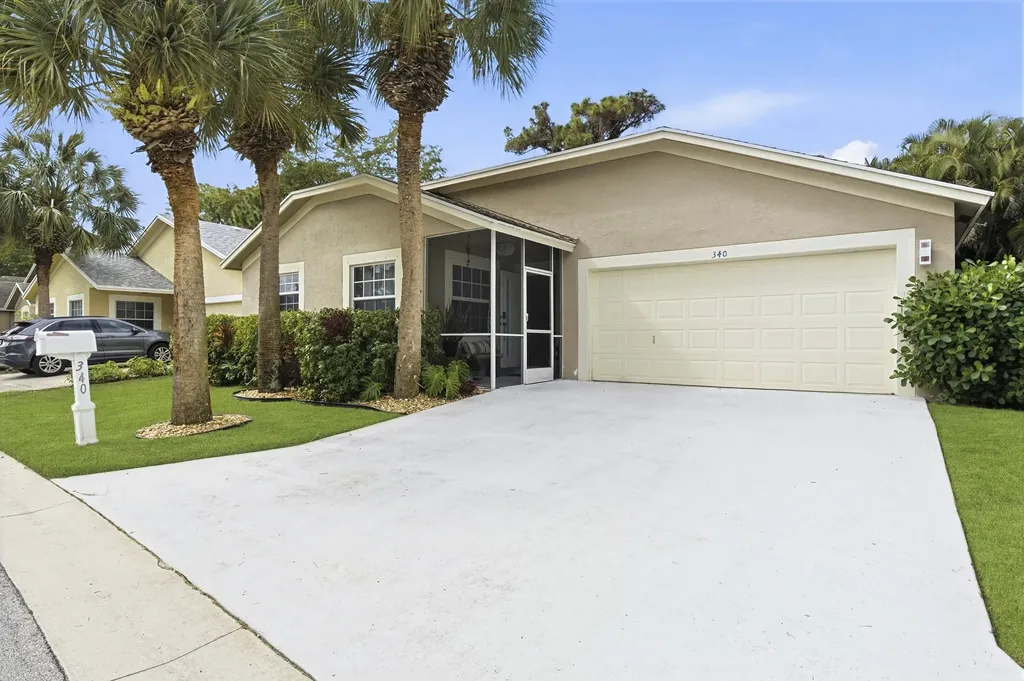 340 Hammocks Trail Greenacres FL 33413