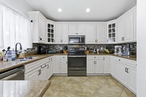 340 Hammocks Trail Greenacres FL 33413