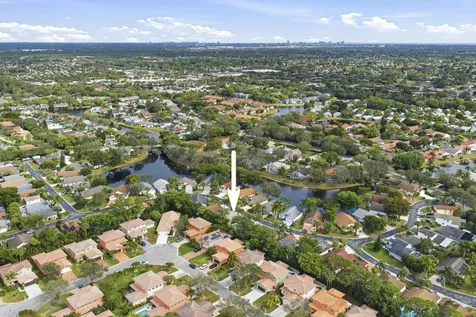 340 Hammocks Trail Greenacres FL 33413