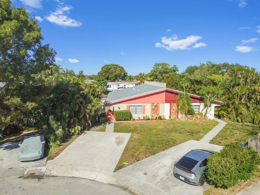 6257 Nw 1st Street Margate FL 33063