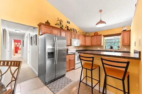 6257 Nw 1st Street Margate FL 33063