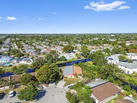 6257 Nw 1st Street Margate FL 33063