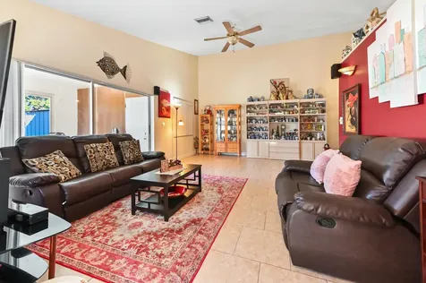 6257 Nw 1st Street Margate FL 33063